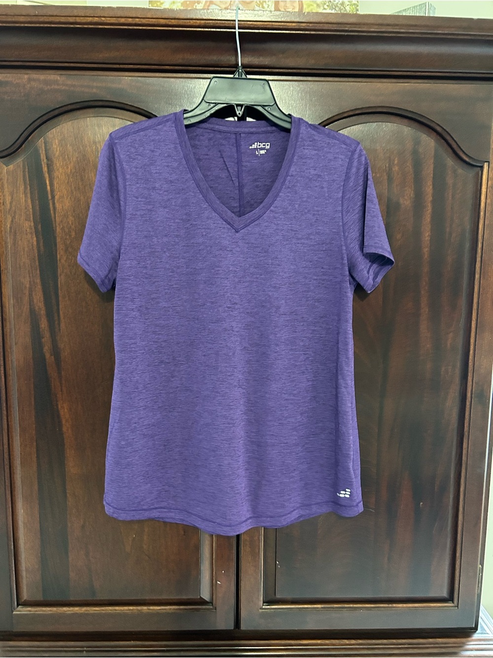 BCG  Women’s V-Neck Tee in Purple SIZE L